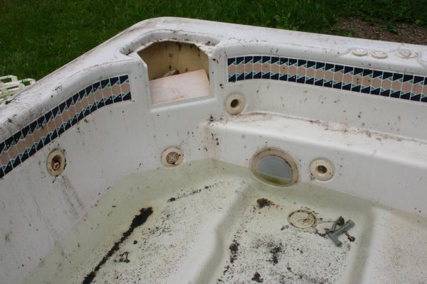 Tub Disposal in Beloit